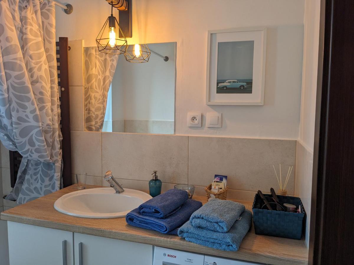 Blue Apartament Любонь Екстер'єр фото