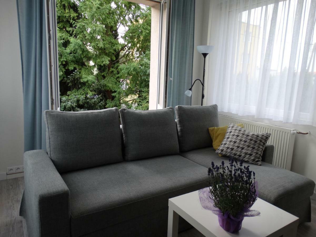 Blue Apartament Любонь Екстер'єр фото